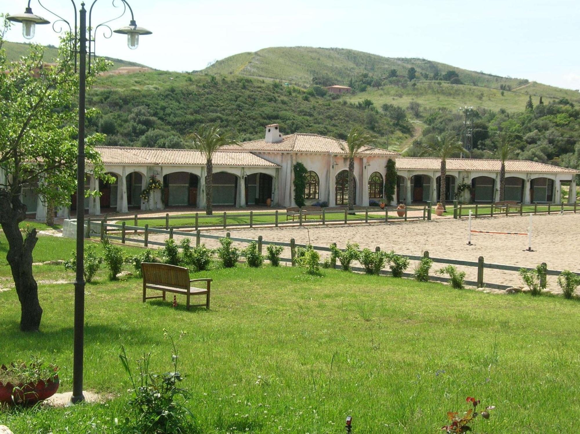 Tenuta Le Terre 1927 Guest House San Teodoro  Bagian luar foto